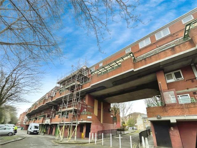 Flat for sale in Cat Hill