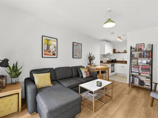 Flat for sale in Cat Hill