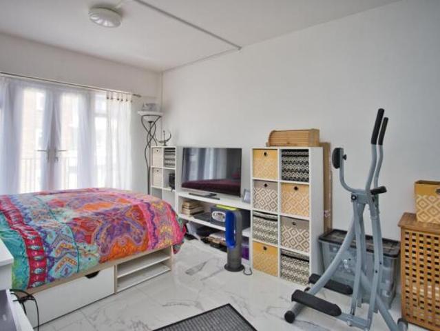 Flat for sale in Ash, Kent