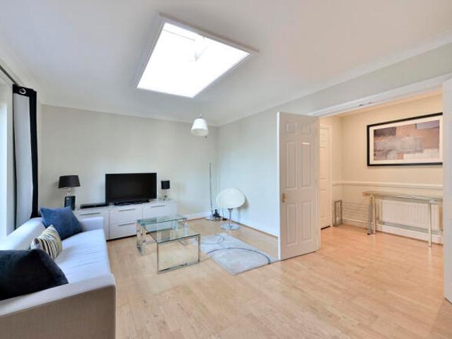 Flat for sale in Cat Hill, England