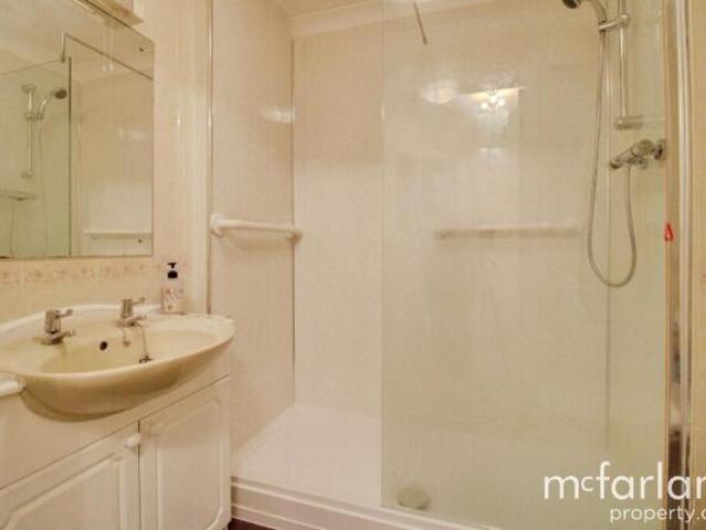 Flat for sale in Swindon