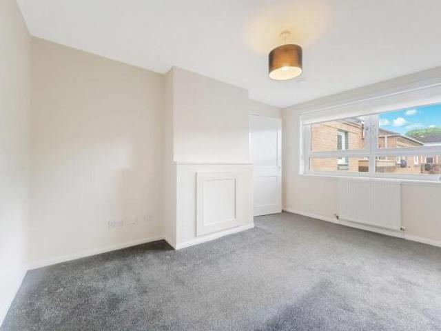 Flat for sale in Dennistoun, Scotland