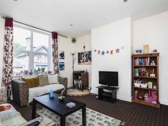 Flat for sale in Crookes, South Yorkshire