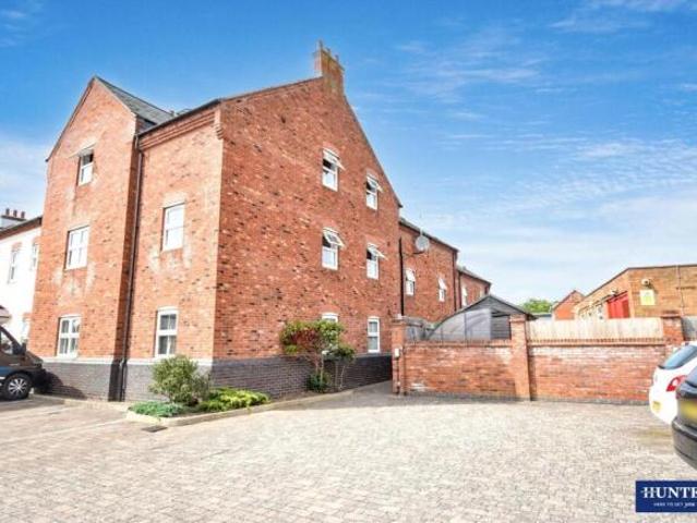 Flat for sale in Wigston Magna, Leicestershire