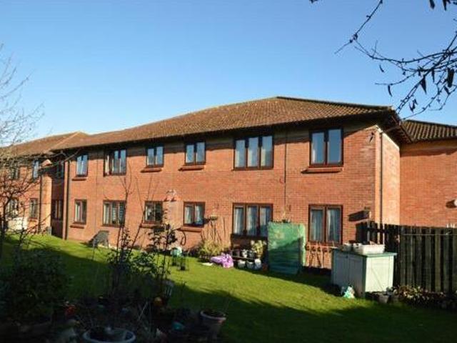 House for sale in Batchworth, Hertfordshire