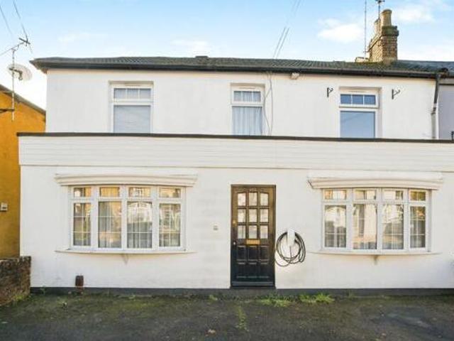House for sale in Batchworth, Hertfordshire