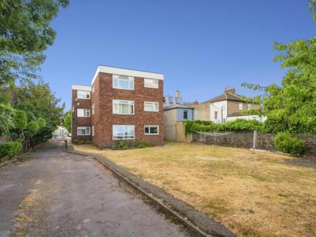 Flat for sale in East Dulwich, Greater London