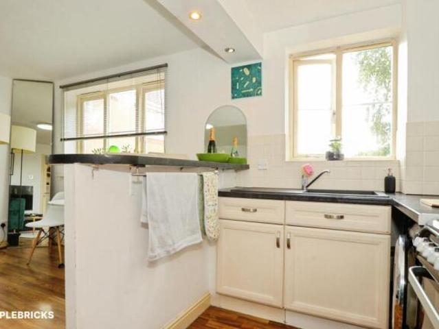 Flat for sale in Cat Hill