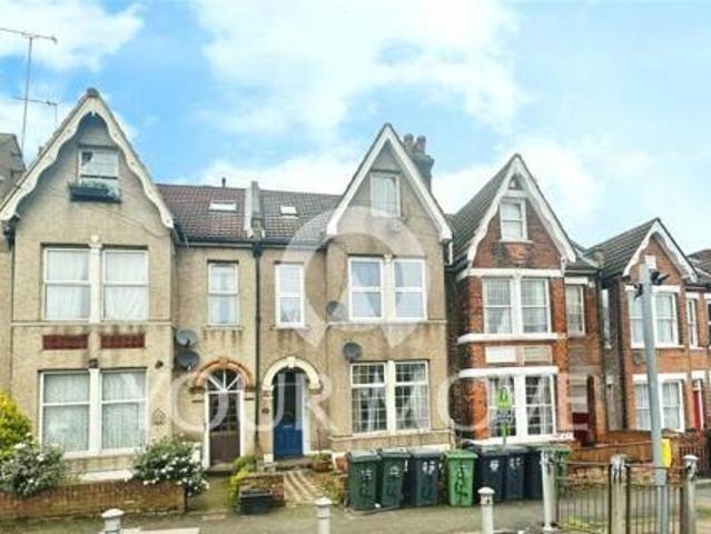 House for sale in Stone, Monks Orchard