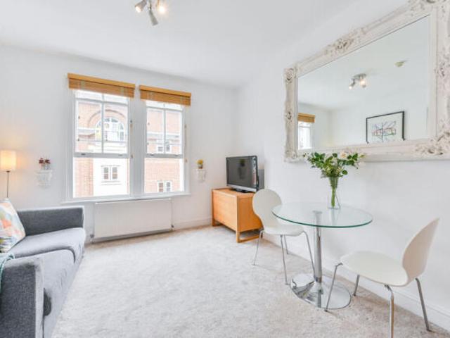 Flat for sale in Marylebone, Greater London
