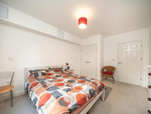 Flat for sale in Bedford