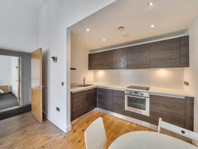 Flat for sale in Bradford, West Yorkshire