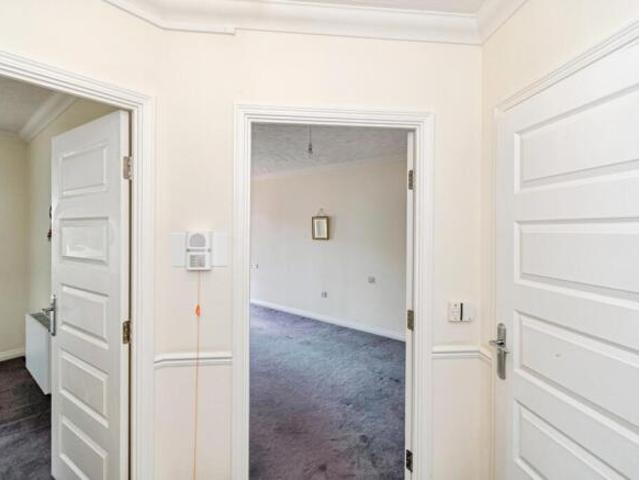 Flat for sale in Barton Stacey, Hampshire