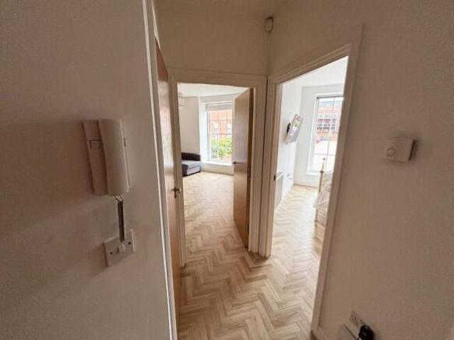Flat for sale in West Didsbury, Manchester