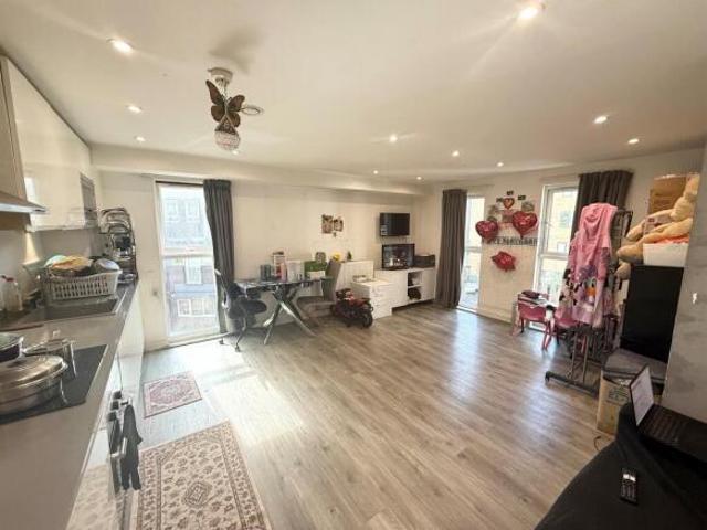 Flat for sale in High Town, Luton