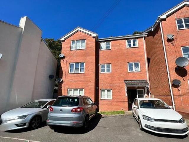 House for sale in Dixons Green, West Midlands
