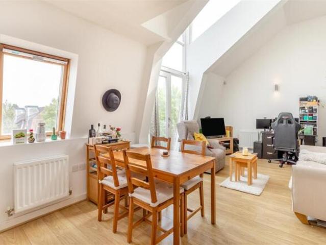 Flat for sale in Midway, Kent