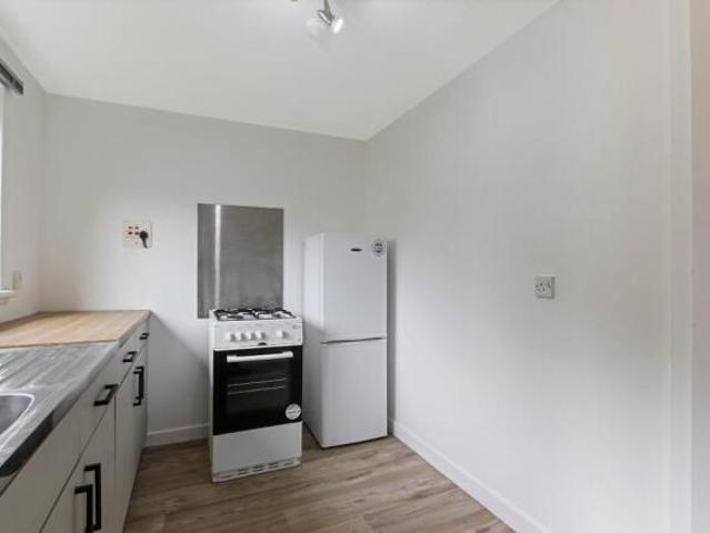 Flat for sale in Dennistoun, Scotland