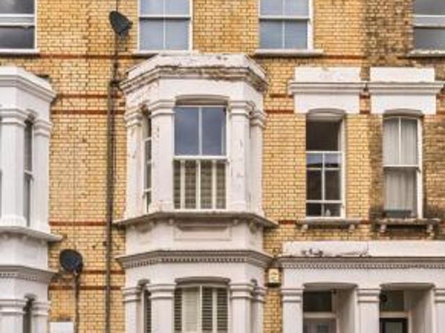 Flat for sale in Cat Hill