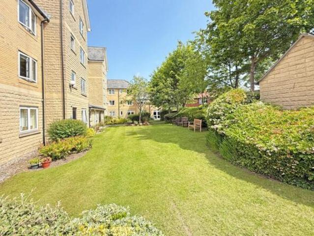 Flat for sale in West Yorkshire