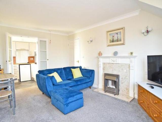 Flat for sale in West Yorkshire