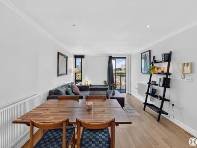 Flat for sale in Cat Hill