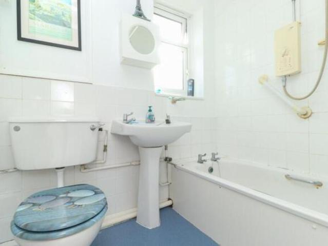 Flat for sale in Acol, Kent