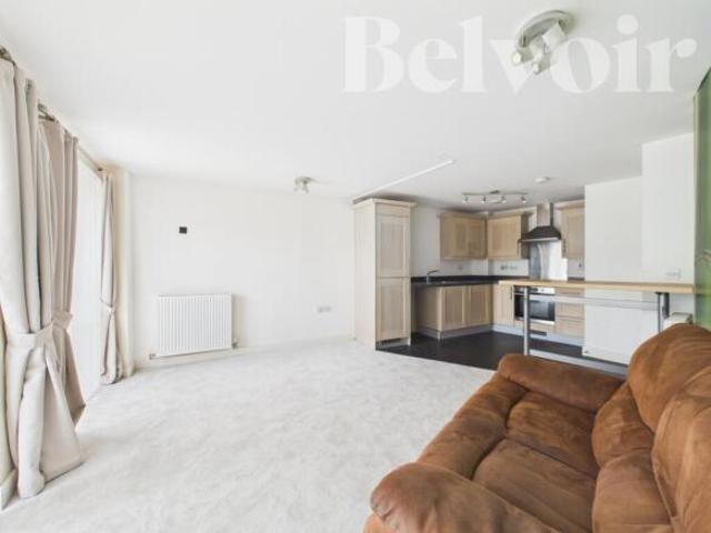 Flat for sale in Basingstoke, Basingstoke and Deane