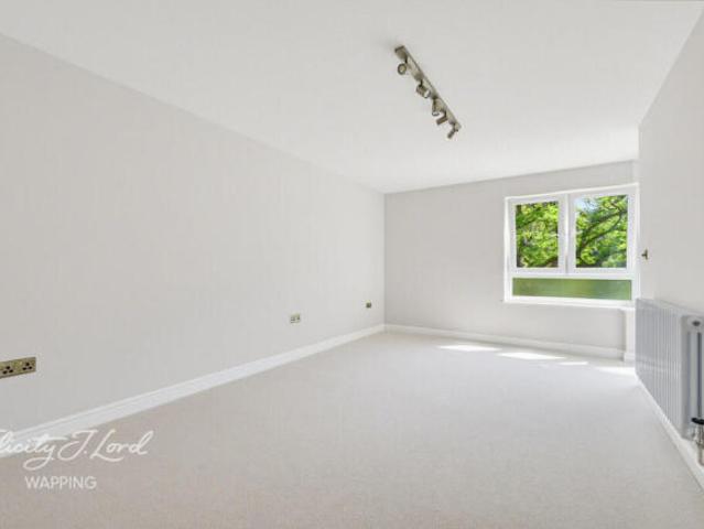 Flat for sale in Cat Hill