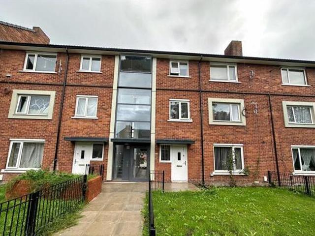 House for sale in Rossmore, Cheshire