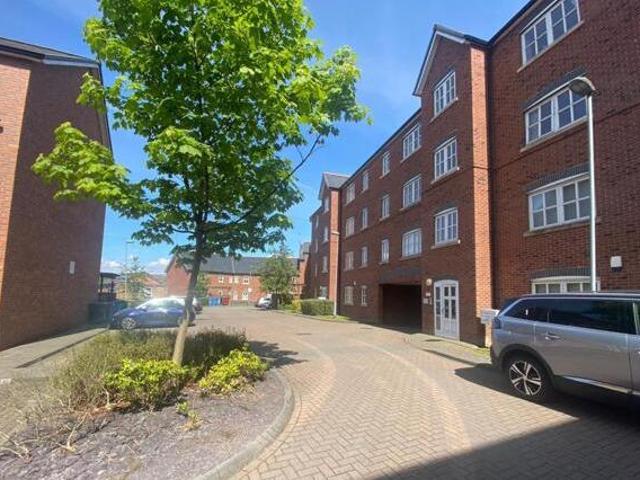 House for sale in Rossmore, Cheshire