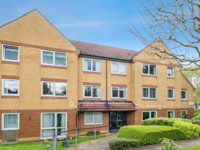 House for sale in Woodcote, Epsom