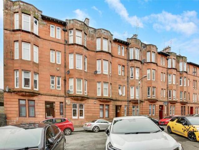 Flat for sale in Shawlands, Scotland