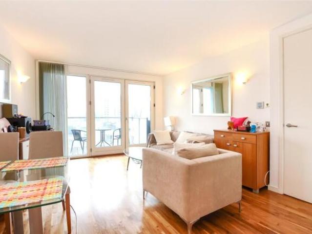 Flat for sale in Cat Hill