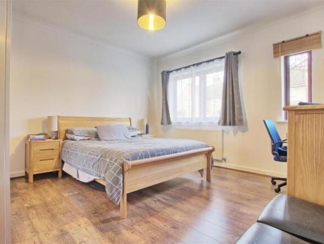 Flat for sale in Chesterton, Arbury