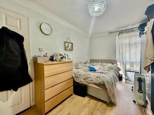 Flat for sale in Farley Hill, Spring Park