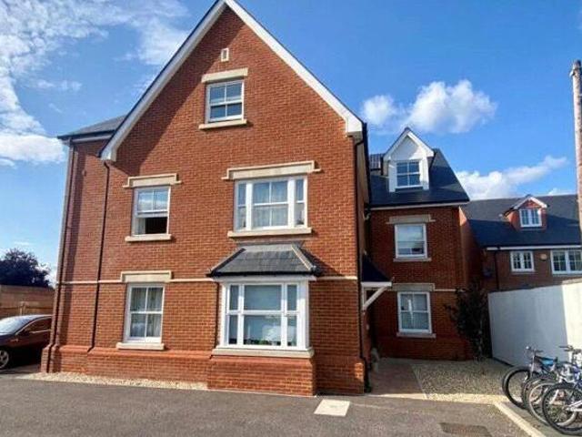 House for sale in Farnborough, Hampshire