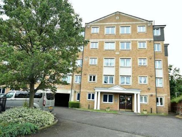 House for sale in London Borough of Hounslow, Feltham