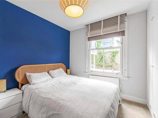Flat for sale in Cat Hill