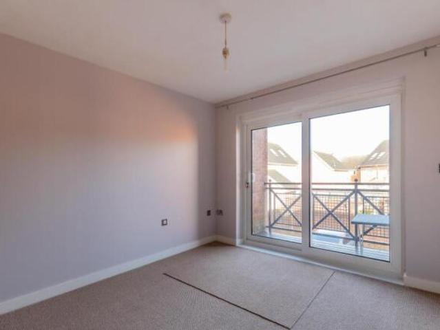 Flat for sale in Llanishen, Wales