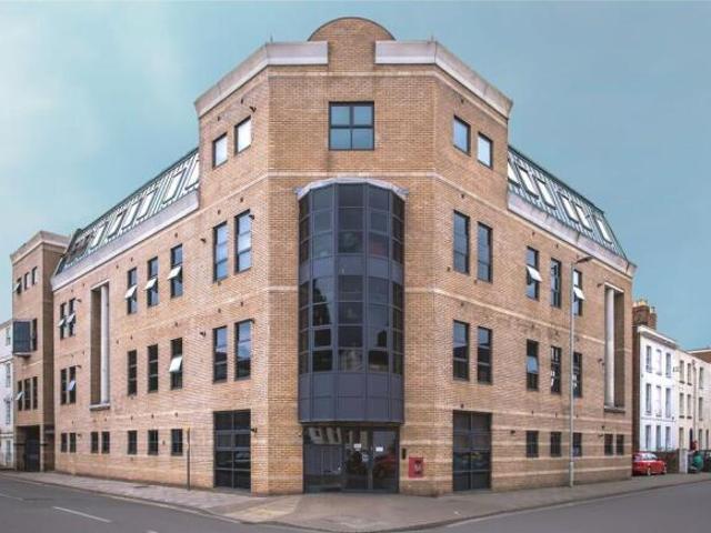 Flat for sale in Gloucester, Gloucestershire