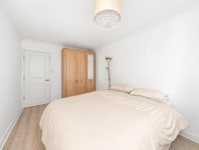 Flat for sale in Beckenham, Greater London