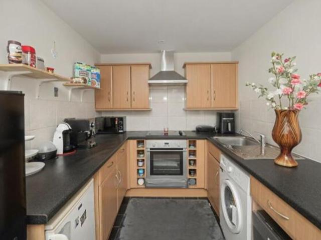 Flat for sale in Feckenham, City Of Bristol