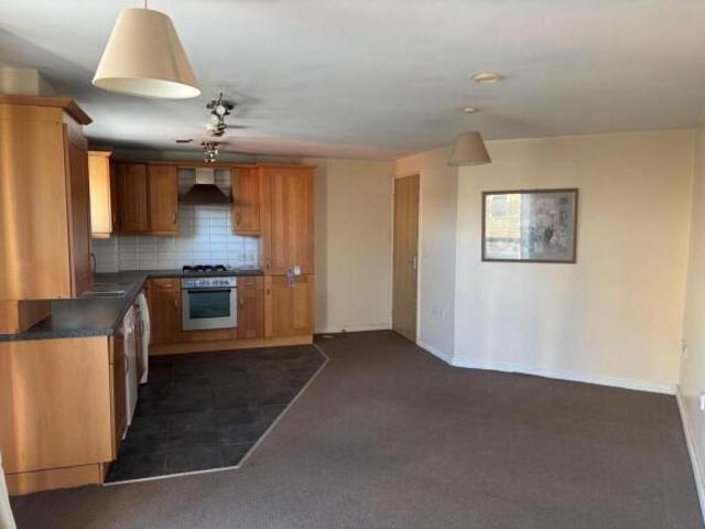 Flat for sale in Halifax, West Yorkshire