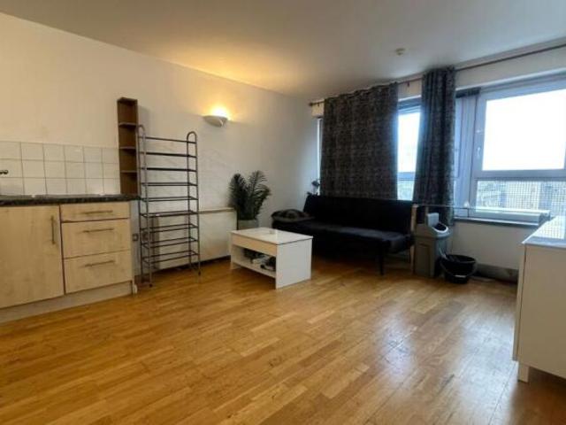 Flat for sale in Woolwich, Greater London