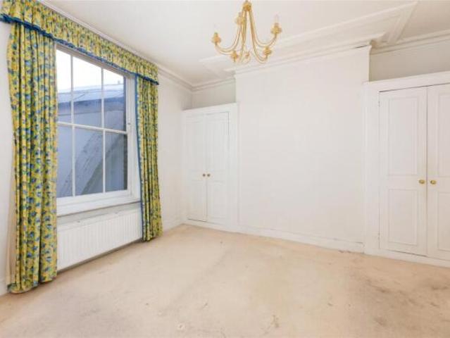 Flat for sale in Cat Hill