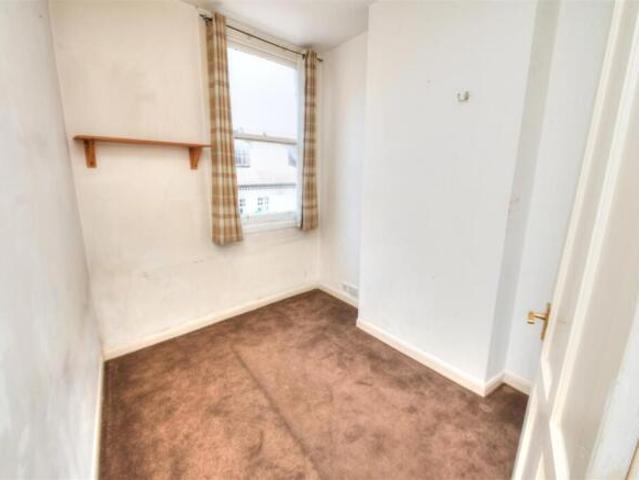 Flat for sale in Key Street, Suffolk
