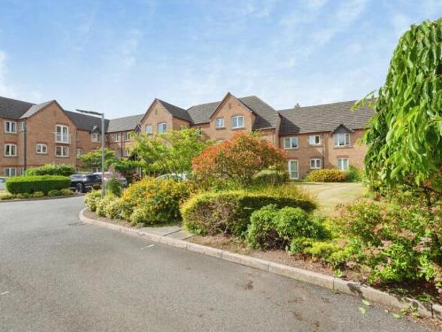 Flat for sale in Pinfold, Leicestershire