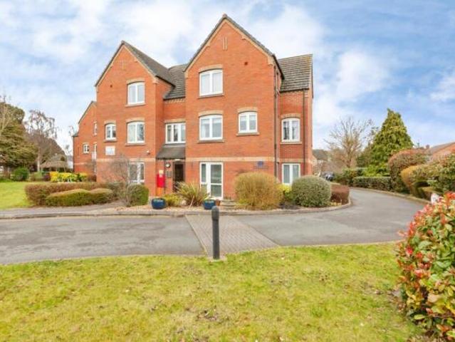 Flat for sale in Pinfold, Leicestershire