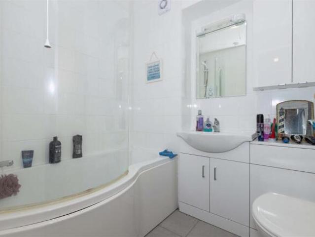 Flat for sale in West Worthing, Worthing